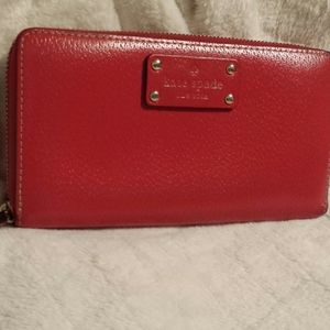 Kate Spade zippered wallet